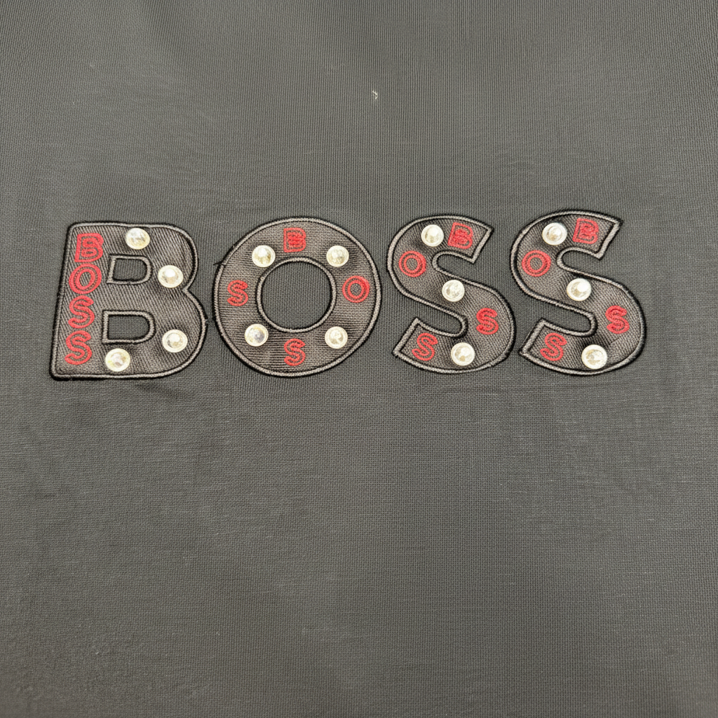 Boss playera detalle logo